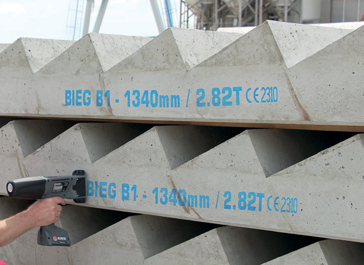 diapo-marquage-sur-beton-avec-handjet-ebs260
